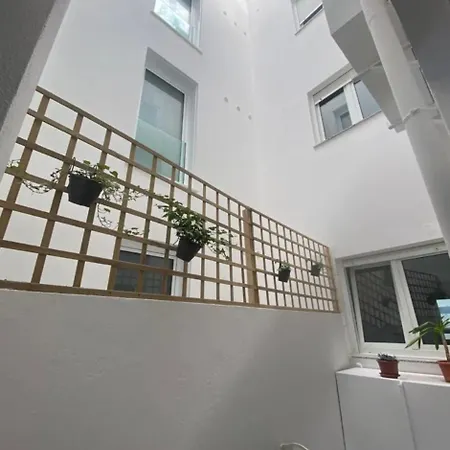 Frente A La Catedral