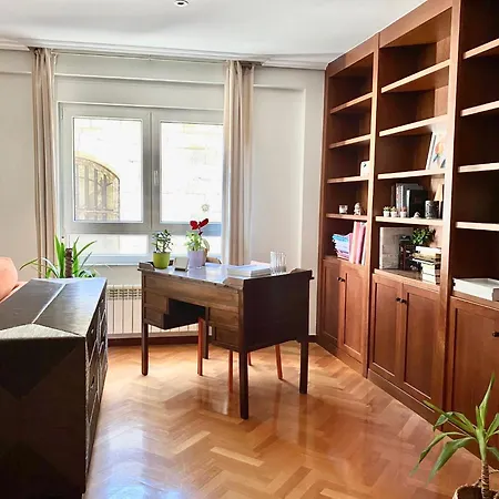 شقة Frente A La Catedral لوغو